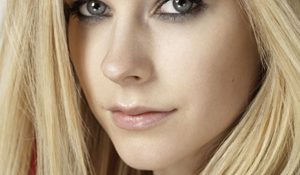 Аврил Лавинь споет для Алисы