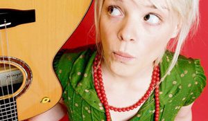 Биография: Wallis Bird