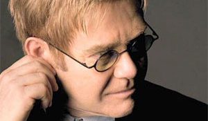 Элтон Джон отменяет концерты из-за болезни