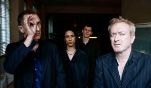 Gang of Four продают собственную кровь