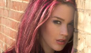 Джосс Cтоун опровергла свой финансовый крах