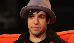 Басист Fall Out Boy опубликовал демо своей новой группы Black Cards