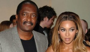 Бейонсе уволила своего отца из-за кражи денег?