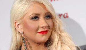 ЗАБАВНО: поклонники поздравили Кристину Агилеру с ДР (видео)