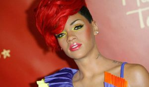 Журналисты раскритиковали новую восковую фигуру Рианны