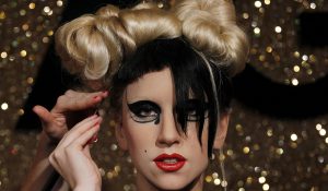 В японском Музее мадам Тюссо поселилась восковая Леди Гага (3 фото)