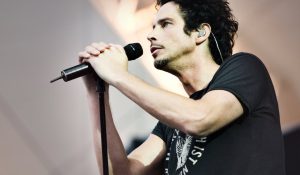 Крис Корнел выпускает новый альбом “Songbook”