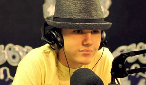 Джастин Бибер прочитал рэп под “Otis” Jay-Z и Канье Уэста