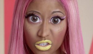 Ники Минаж изменила дату выхода альбома и представила видео “Stupid Hoe”