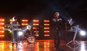 Dazzle Dreams испугались волков в тизере клипа “Diva Maria”