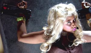 Странная Ники Минаж на обложке “Complex”