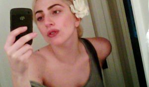 ФОТО ДНЯ: Леди Гага без макияжа