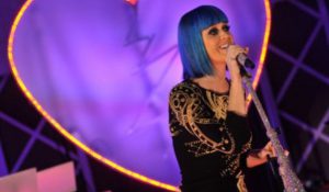 Кэти Перри решила спеть вживую на «BBC Radio One»