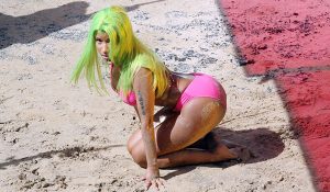 Американский ди-джей на радио осмеял творчество Ники Минаж