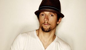 Обзор чарта “Billboard 200”: Джейсон Мраз смог превзойти Адель