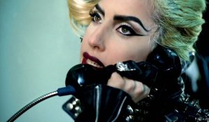 ФОТО ДНЯ: Леди Гага за рулем «Audi R8»