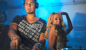 Тусовщица Пэрис Хилтон станет диджеем на фестивале в Бразилии