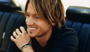 Кит Урбан вернулся с синглом “John Cougar, John Deere, John 3:16”