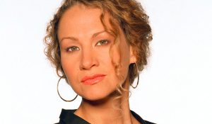 8 июля в музыке: День рождения Джоан Осборн