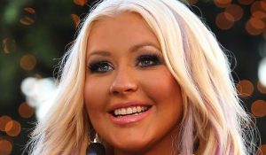 Кристина Агилера удивила прической на телевизионном шоу (3 фото)