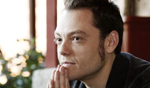 Известные геи в музыке: Тициано Ферро