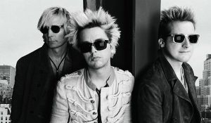 Green Day выпустили рождественский трек “Xmas Time of the Year”