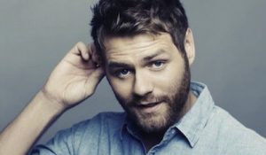 Участник Westlife перезаписал культовые ирландские хиты