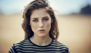 Birdy попыталась отомстить бывшему в новом клипе “Words As Weapons”