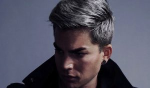 Крис Колфер призвал Адама Ламберта облиться ледяной водой