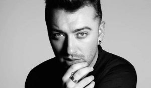 Песня к Джеймсу Бонду впервые дебютировала на вершине британского чарта синглов