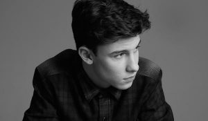 Шон Мендес снова обогнал Бибера в британском чарте синглов