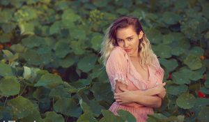Майли Сайрус снялась в фотосессии для Billboard и анонсировала новый альбом