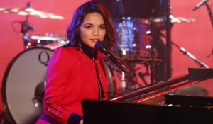 Нора Джонс вернулась с синглом “My Heart Is Full”